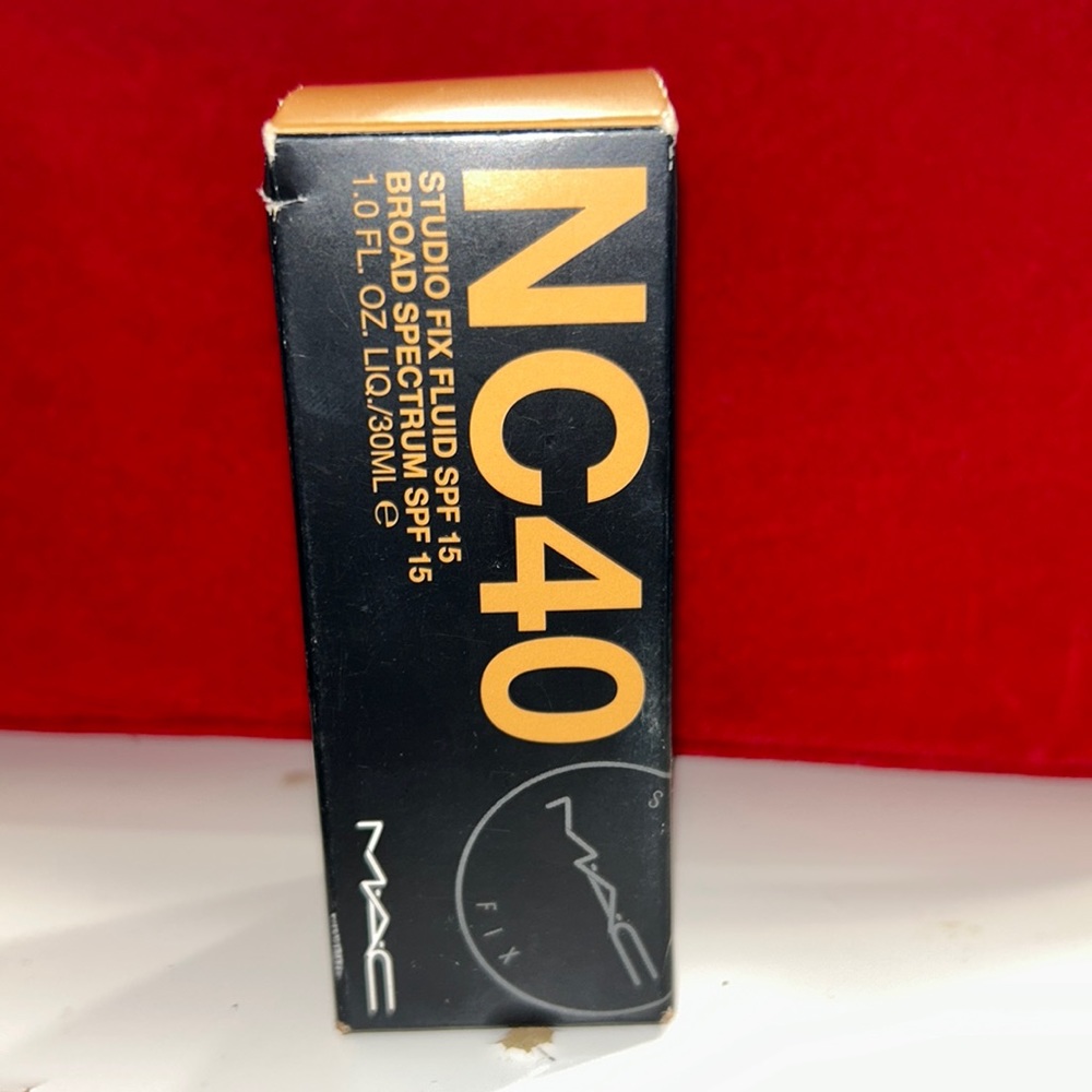 MAC Studio Fix Fluid SPF 15